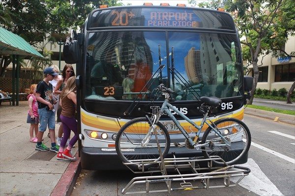 Каждый автобус в Америке оборудован креплением для велосипедов -
